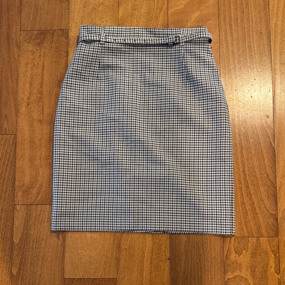 H&M Dresses & Skirts - H&M Black and White Gray Houndstooth Belted Pencil Skirt